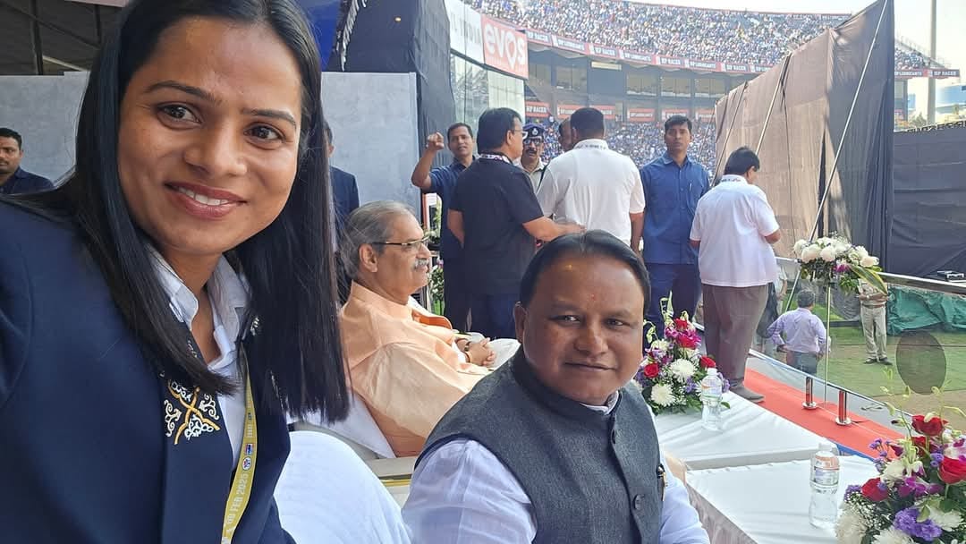 kalingatv's tweet image. #InPics | Olympian Dutee Chand meets  Odisha CM Mohan Majhi and other prominent leaders during IND vs ENG ODI at Barabati Stadium

#duteechand #cmmohanmajhi #indvseng #kalingatv