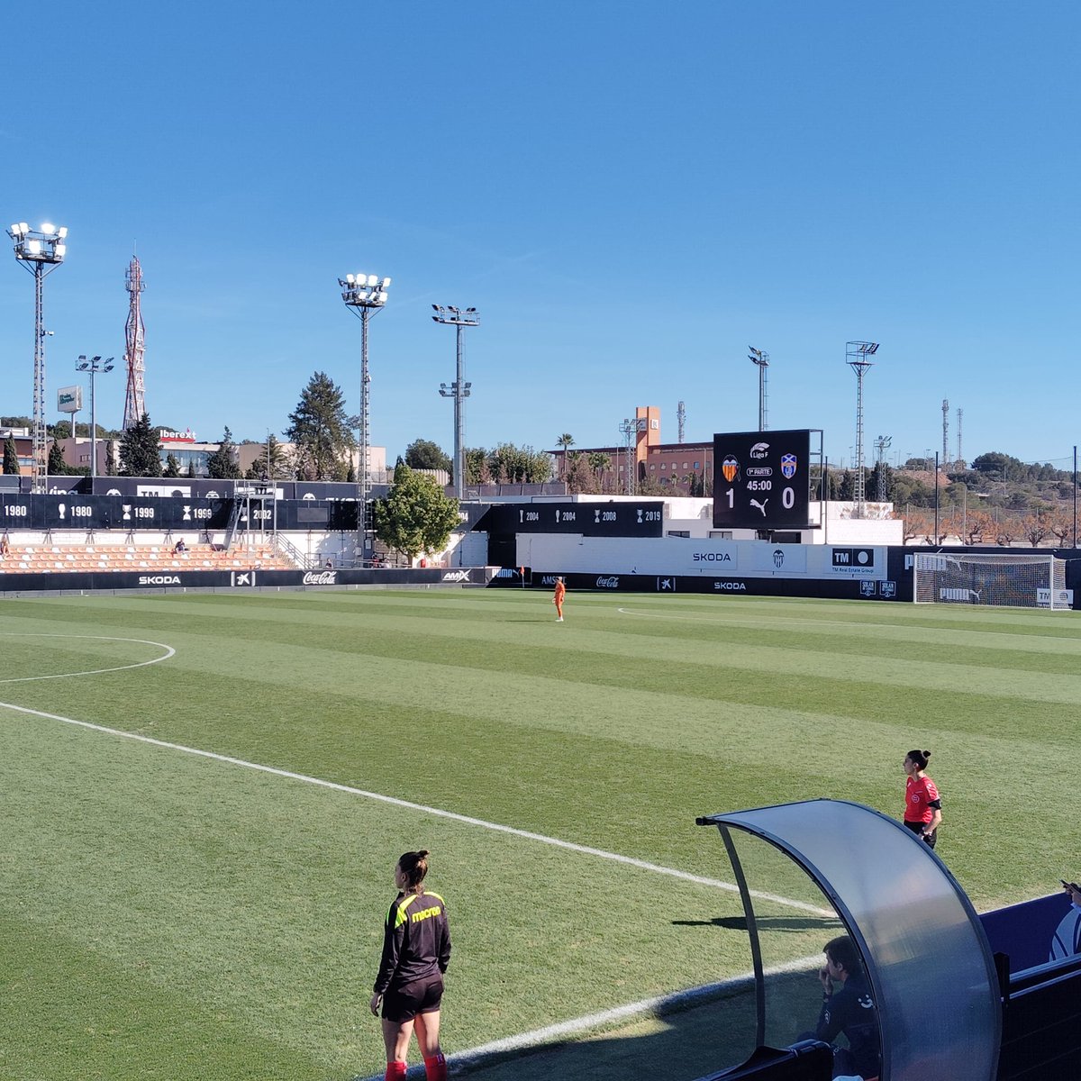 cabanillas_mg's tweet photo. @lolapulido98 🏟️ Descanso en la ciudad deportiva del Valencia

🦇🇮🇨 Valencia femenino 1-0 Costa Adeje Tenerife

✍🏻📸 @lolapulido98

#LigaF #VcfFemCostaAdeje https://t.co/Vi2C9nYWrr