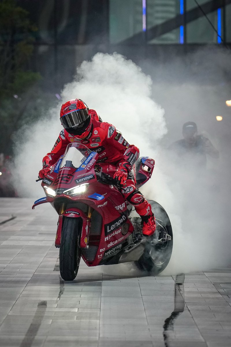 Rushing into the new season like 🔥💨

#MotoGPLaunch