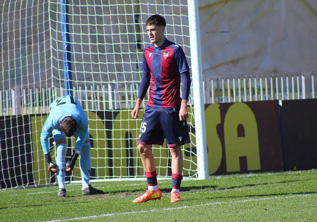 Cree en ti mismo con tanta fuerza que el mundo no pueda evitar creer en ti también 💪🏽💪🏽

+3 puntos ✅ EQUIPAZO #LevanteUD #canteragranota