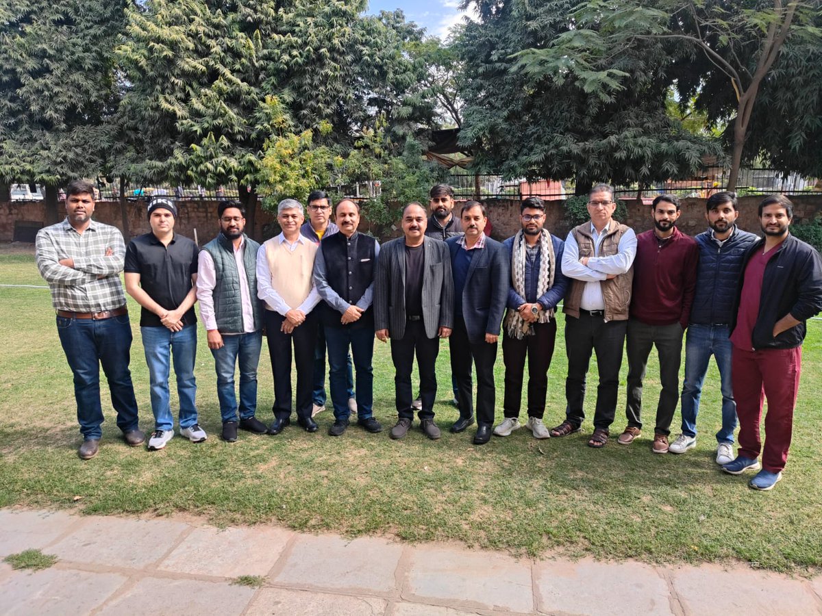 DrBharatPareek8's tweet photo. सेड़वा, बाड़मेर में प्रशासनिक तानाशाही के विरोध में बड़ा फैसला—सभी चिकित्सक संगठनों ने JMA हॉल, जयपुर में प्रेस कॉन्फ्रेंस कर सरकार को 5 दिन का अल्टीमेटम दिया। 
समाधान न होने पर #CompleteShutdown
#FearInDoctor @RajGovOfficial @IMAIndiaOrg @UDF_BHARAT @Indian__doctor @1stIndiaNews https://t.co/A7fvVMyXuR