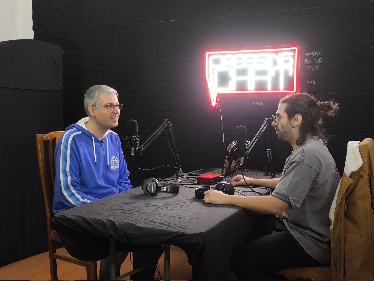 sergiosuperche's tweet photo. Buen rato participando en el #PressingChat de @TyrisWrestling hablando con @Francisco1pw, Bushido, @Javi11Hunter y @Enriquecido12. Además, hay más actividades en el local de Tyris (exposición, juegos...) hasta las 19:00, pasaos un rato! https://t.co/FsMLLjlDFZ