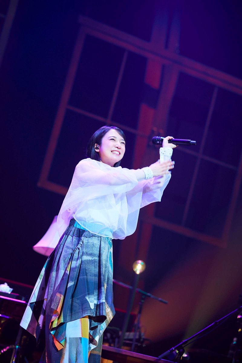 modelpress's tweet image. 上白石萌音、全国ツアー完走🎤
こだわり演出も多数・新たなチャレンジも

🔻写真・記事詳細はこちら
mdpr.jp/music/4494025

東京公演はいきものがかりが登場✨️
吉岡＆水野がステージを去った後、感激のあまり上白石がステージに倒れ込む場面も。

#yattokosa @mone_tohoent