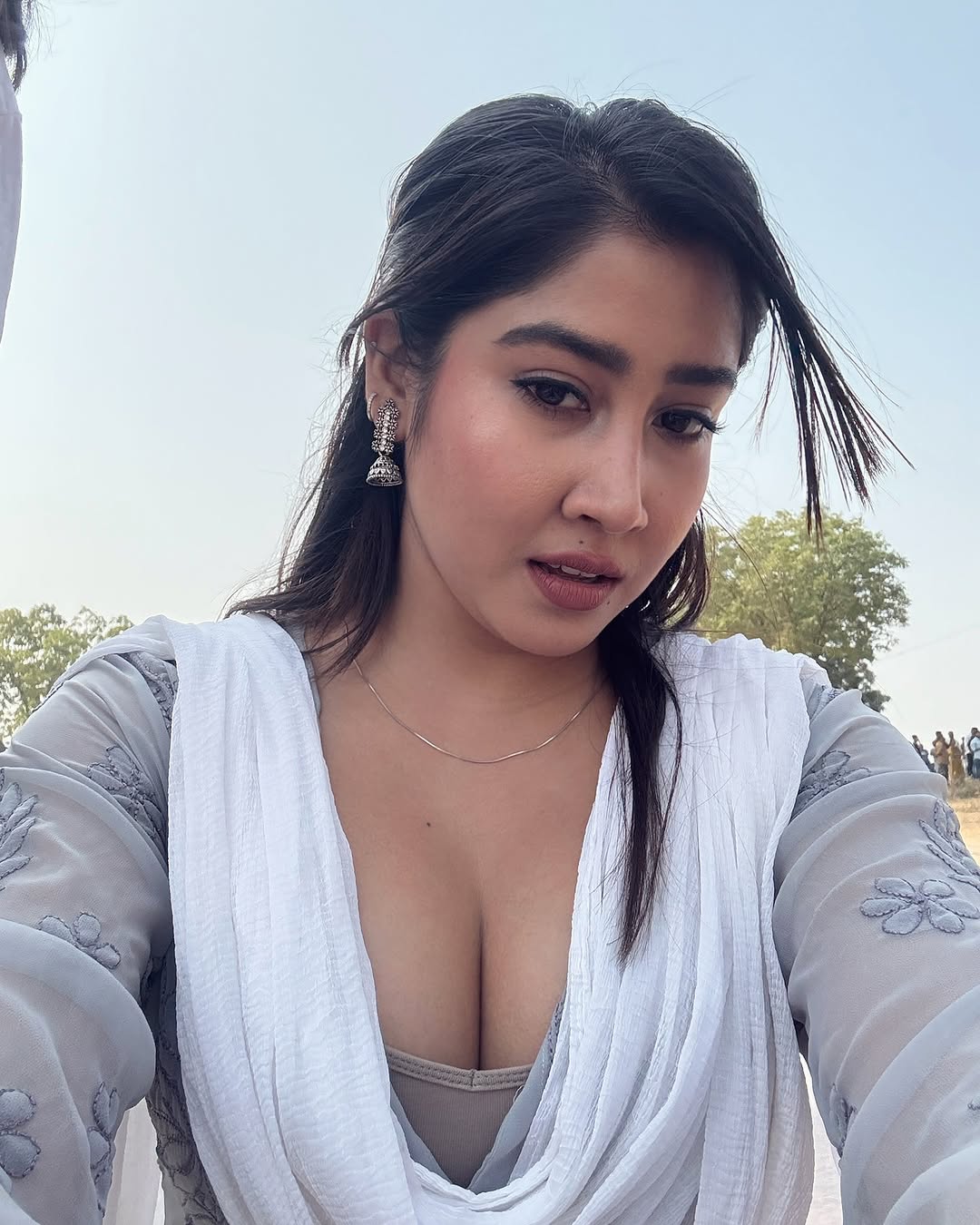 GjWLNDoWEAA4eCS?format=jpg&name=large