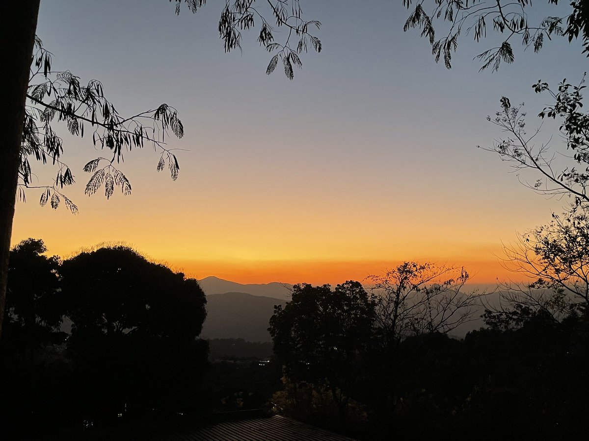 apradhan1968's tweet image. Beautiful #Aizwal at sunset! 

Golden hues kiss the sky so wide,
As sun dips low and dreams collide.
Mountains stand in twilight’s embrace,
Bathed in amber, a breathtaking grace.
Aizawl at sunset—pure peace, pure light.

#MZU #Sunset