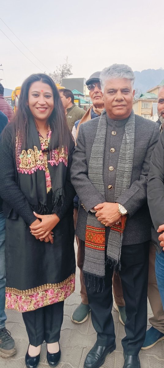 Samiksh55763796's tweet photo. कांगड़ा चम्बा संसदीय क्षेत्र से सांसद आदरणीय डॉ राजीव भारद्वाज जी को जन्मदिन की हार्दिक बधाई एवं शुभकामनाएं https://t.co/ZiEGlVEx4D
