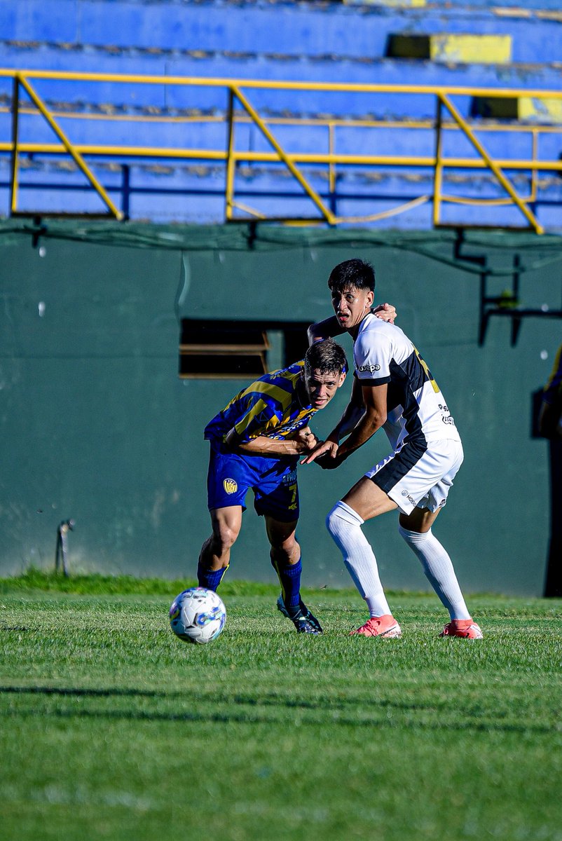 #CopadePrimeraPy #Reserva
☑️ Torneo Apertura | 2025 / 📅 Fecha 4
⌚ ¡Finaaaal y Goleada Auriazul!
 #Luqueño 4️⃣ - 1️⃣ Olimpia 
Blas Escobar ⚽⚽
Javier Piris ⚽
Fernando Bobadilla ⚽
#AdelanteKureLuque 🐷🇺🇦