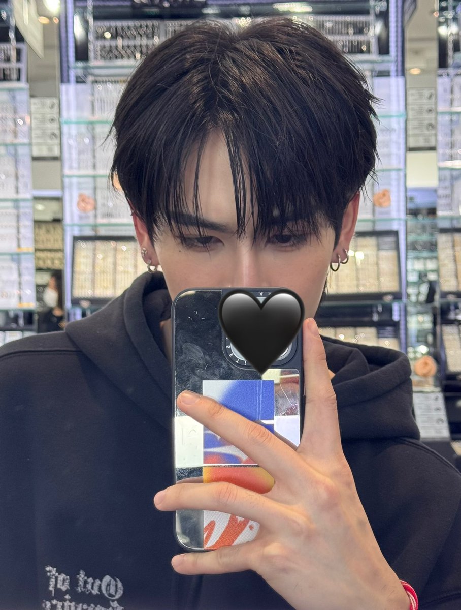 Ppsanta's tweet image. New earrings #Perfect10LinersEP16