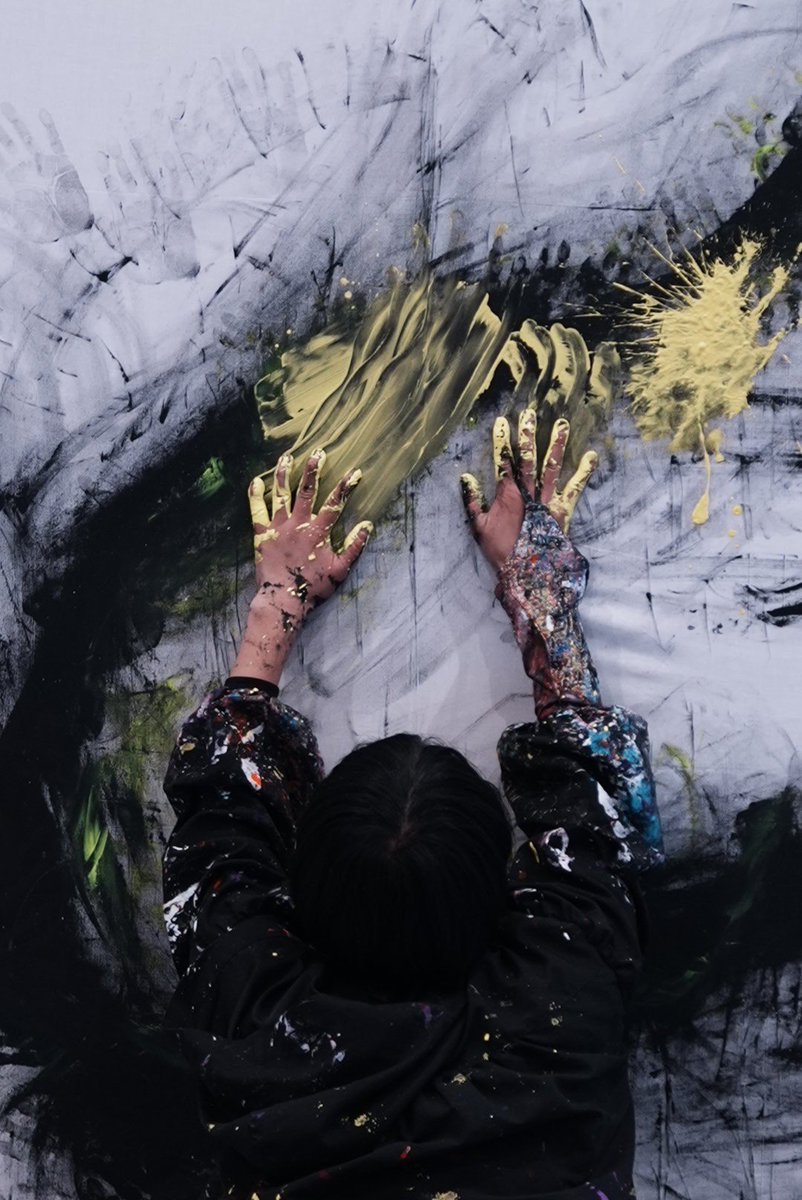 痛いって感じも
綺麗って感覚も
汚い
臭い
かわいい

全部
美しくしてしまおう

I feel like I'm in pain
The feeling of being pretty
dirty
smelly
cute
All
Let's make it beautiful

#art  #artexhibition  #Artist  #artperformance  #artworkshop  #artwork #acrylic  #performer  #performance