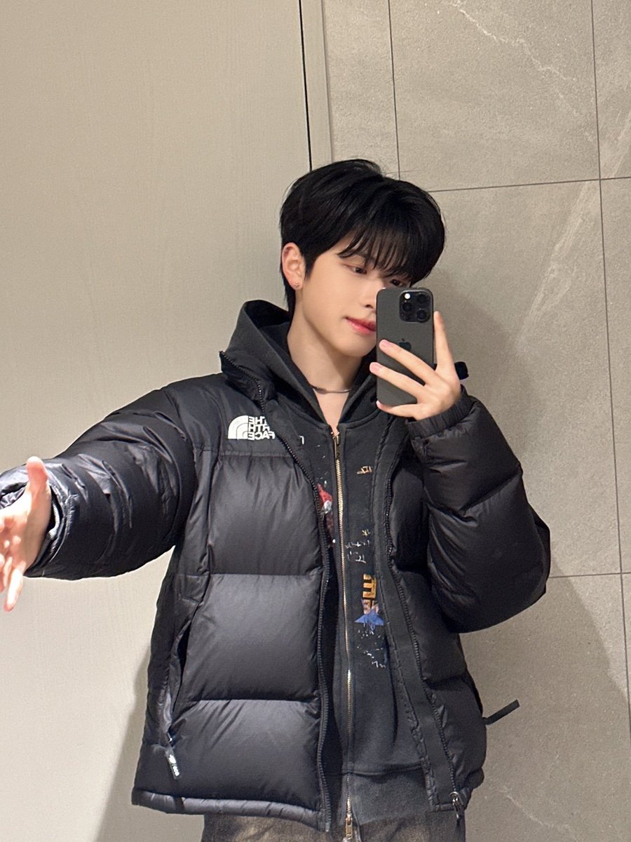 fantasyboys_mem's tweet photo. [#오현태] 

안길 사람??

#FANTASYBOYS #판타지보이즈
#OHHYEONTAE https://t.co/p8pPzMfjne