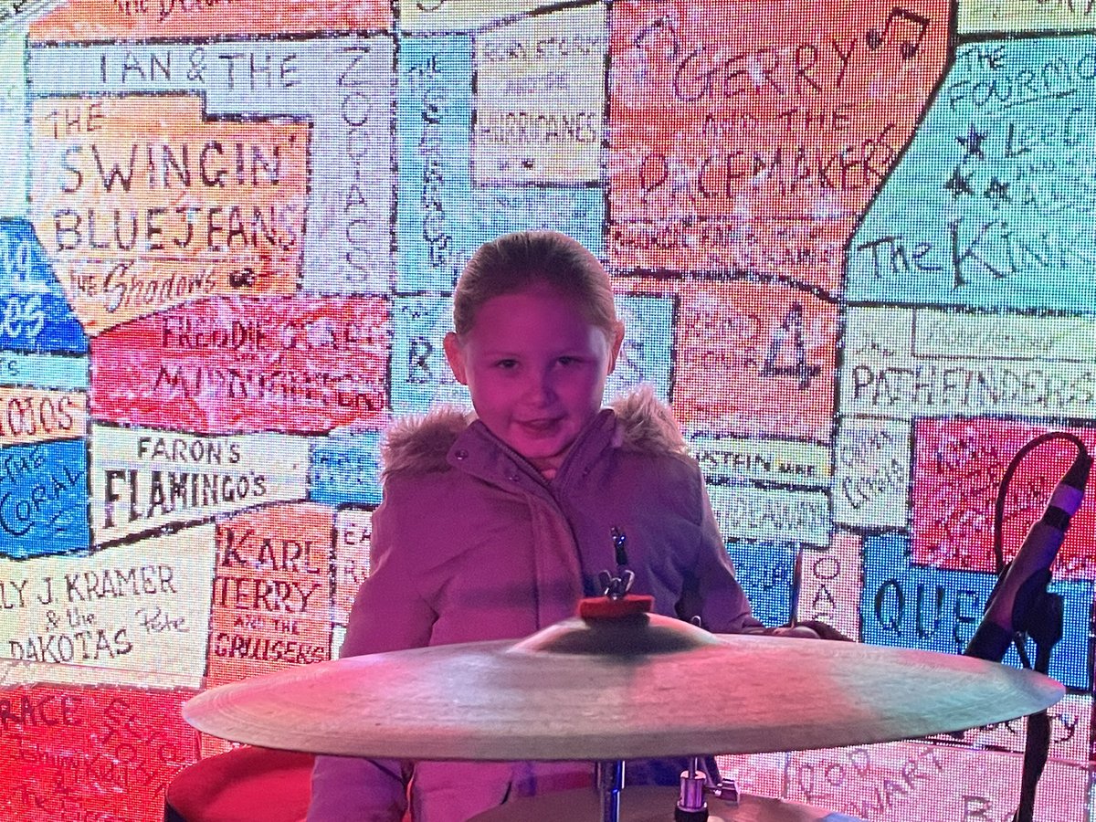 Amyc88_'s tweet photo. Lovely trip to @cavernliverpool Emily even got the chance to go on stage 🥰 how lucky.. @EgremontPrimary @EgremontY1and2 https://t.co/r11mSSNemU