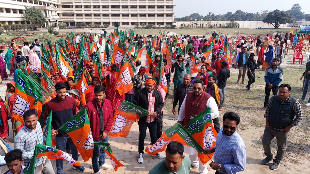 sanjayjaiswalMP's tweet photo. आज बेतिया छावनी में 103 करोड़ रुपए की लागत से रेलवे ओवरब्रिज का लोकार्पण माननीय केंद्रीय रेलमंत्री श्री @AshwiniVaishnaw जी के साथ किया। 

#प्रगतिशील_चंपारण #NDADevelopingBettiah #RailOverBridge #railways
1/2 https://t.co/pFGV7I7mLU