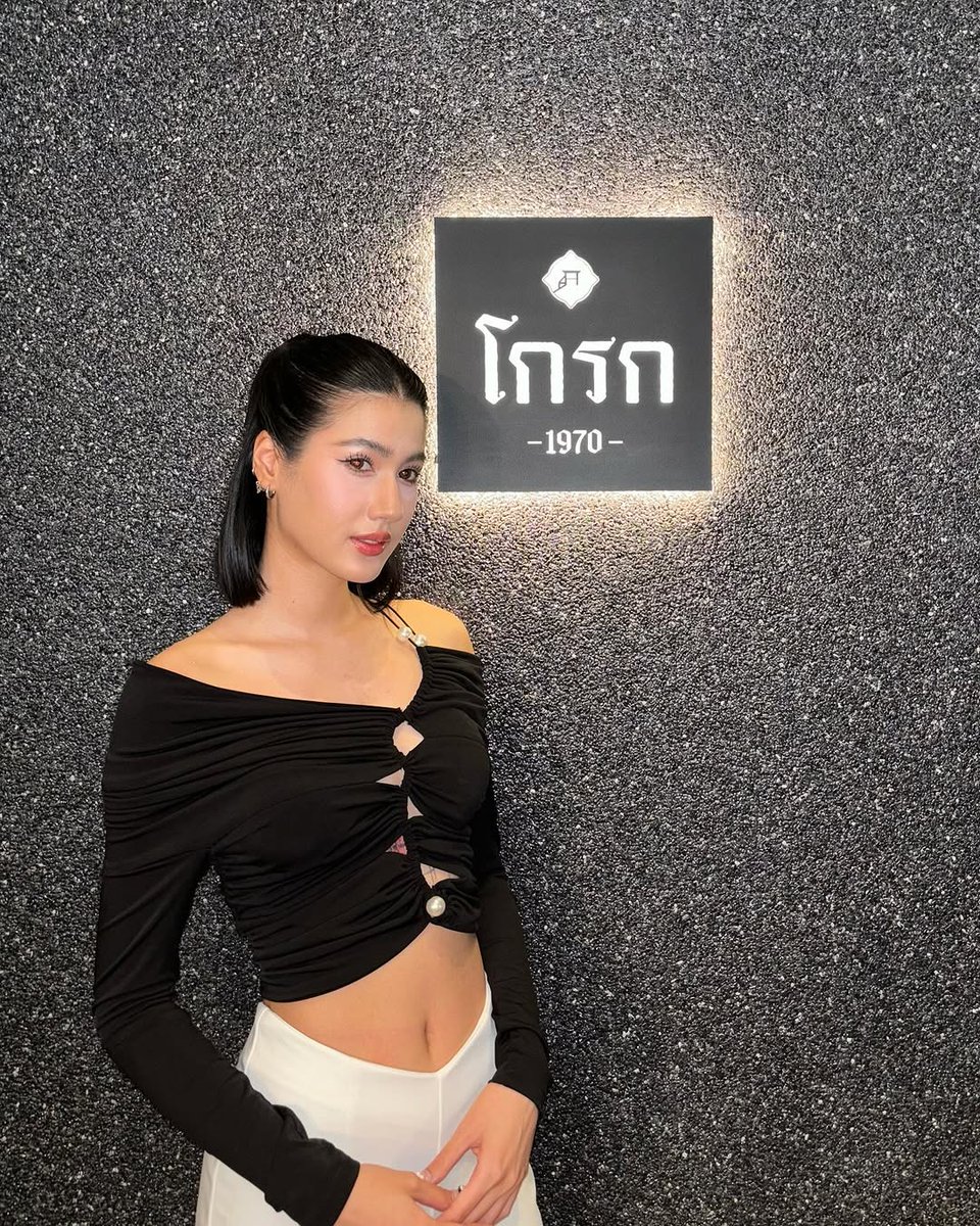 1991Feb11's tweet photo. แ���่ไปทานข้าว จำเป็นต้องสวยขนาดนี้เลยหรอ 😋🤩🍴
#พิ้งค์พลอยปภาวดี https://t.co/HkSqGVKcpG