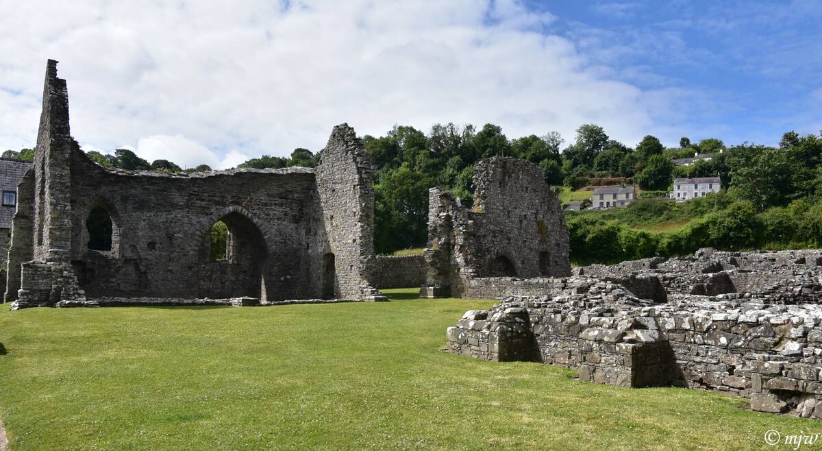 Abbey of St Mary (aka St Dogmaels Abbey) in #Pembrokeshire, our latest blog's entry : church-travellers.eu/st-dogmaels-ab…