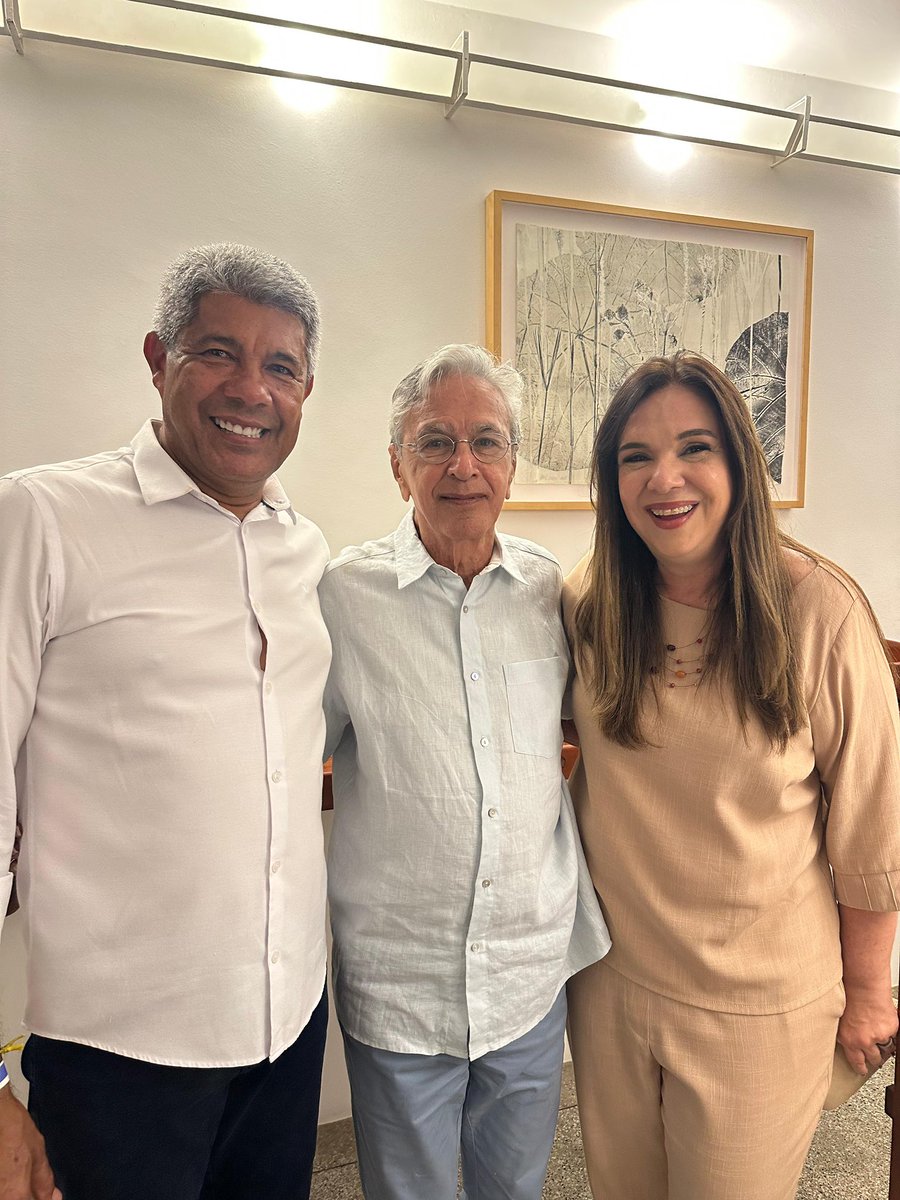 Jeronimoba13's tweet photo. Ontem, eu e @vellosotatiana participamos de uma linda noite na Arena Fonte Nova. @caetanoveloso e @mariabethaniaoficial emocionaram com sua arte, suas vozes e a riqueza da nossa cultura baiana. Uma alegria ter vivenciado esse momento.
#MúsicaBaiana #CulturaBa #GovBa https://t.co/S1YO9aNkD2