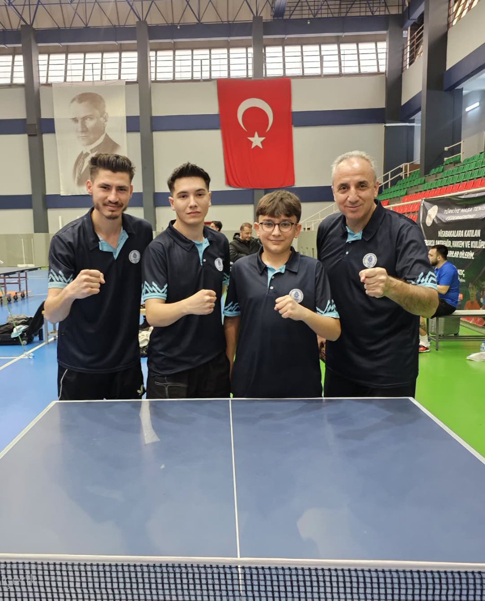 Selcuklubelspor's tweet photo. Tebrikler Takım!
Süper Lig yolunda başarılar 💪🏻🏓

Masa Tenisi 1.Liginde şehrimizi temsil eden Selçuklu Belediyespor Kulübümüz, İstanbul’da düzenlenen 2.Etap müsabakaları sonucunda sezonu 3.sırada tamamlayarak Play-Off’a kalma başarısı gösterdi.
Nisan ayı içerisinde düzenlenecek olan ve Süper Lige yükselecek takımın belirleneceği Play-Off müsabakalarında takımımıza başarılar diliyoruz. 

#SporunMerkeziSelçuklu
