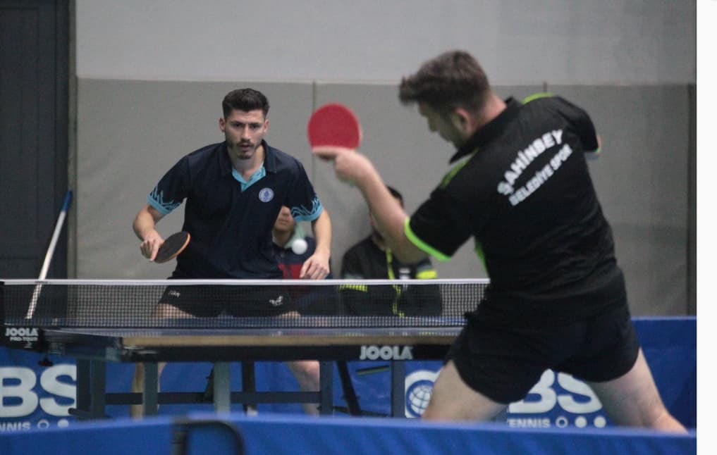 Selcuklubelspor's tweet photo. Tebrikler Takım!
Süper Lig yolunda başarılar 💪🏻🏓

Masa Tenisi 1.Liginde şehrimizi temsil eden Selçuklu Belediyespor Kulübümüz, İstanbul’da düzenlenen 2.Etap müsabakaları sonucunda sezonu 3.sırada tamamlayarak Play-Off’a kalma başarısı gösterdi.
Nisan ayı içerisinde düzenlenecek olan ve Süper Lige yükselecek takımın belirleneceği Play-Off müsabakalarında takımımıza başarılar diliyoruz. 

#SporunMerkeziSelçuklu