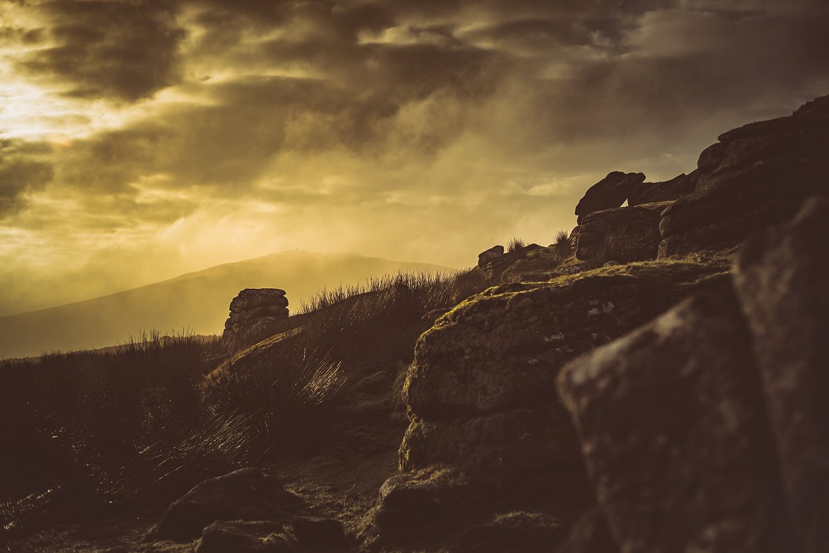 View from Oke Tor this morning ... Steeperton Tor slowly emerging from the low cloud.

#dartmoor #dartmoorphotography