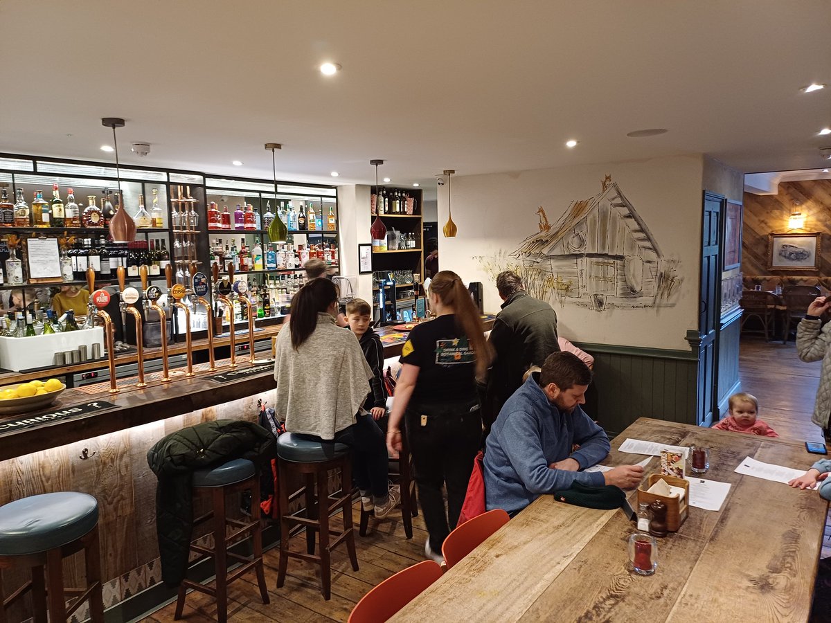 Juzza07's tweet image. Usual torrential rain drive to Kent (does it always rain on the A21) but great to be at this excellent boozer for Father in Law's 80th.

#lazyfox
#markcross