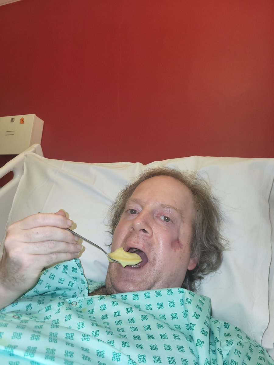 ... pudding ... I hate my new bed location ... I'm gonna die ... 🍮