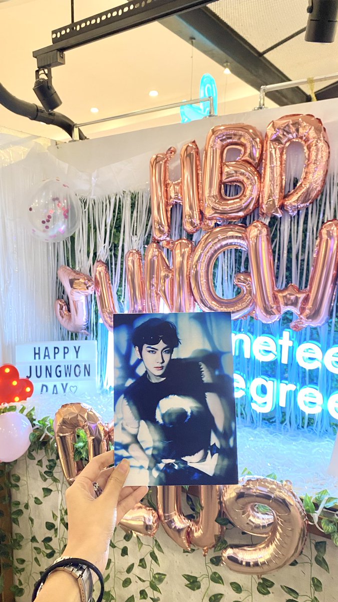happy jungcat day 🩷🐈✨

<a href="/mycatisapopstar/">💙💚</a> 
#MyJungwonIsAPopstar