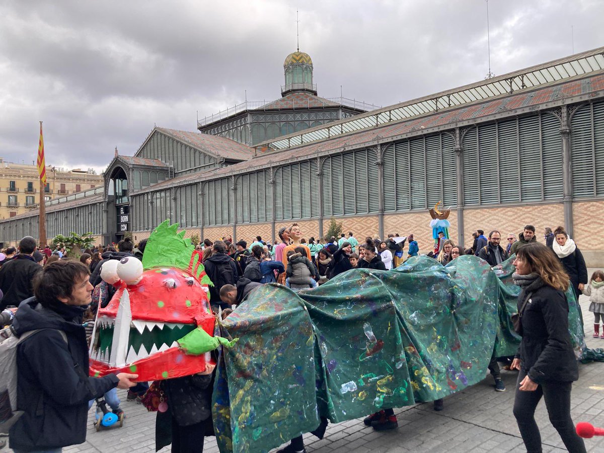 La CUCAFARI va debutar per primera vegada a la Rua de Gegantons d’Escoles de Santa Eulàlia! Felicitats!!!! <a href="/AFASomRius/">AFA somrius - Escola Rius i Taulet</a> <a href="/lafarigoladeval/">La Farigola de Vallcarca</a>