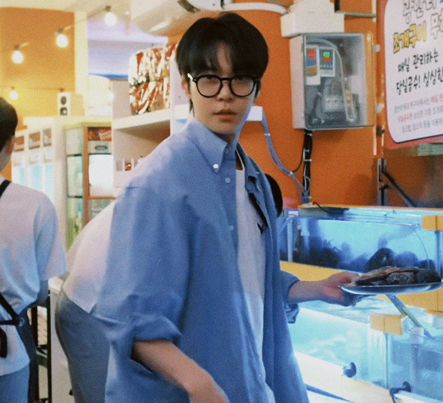 warrenderyan's tweet image. ramen date in osaka @davisgiordan 🩵