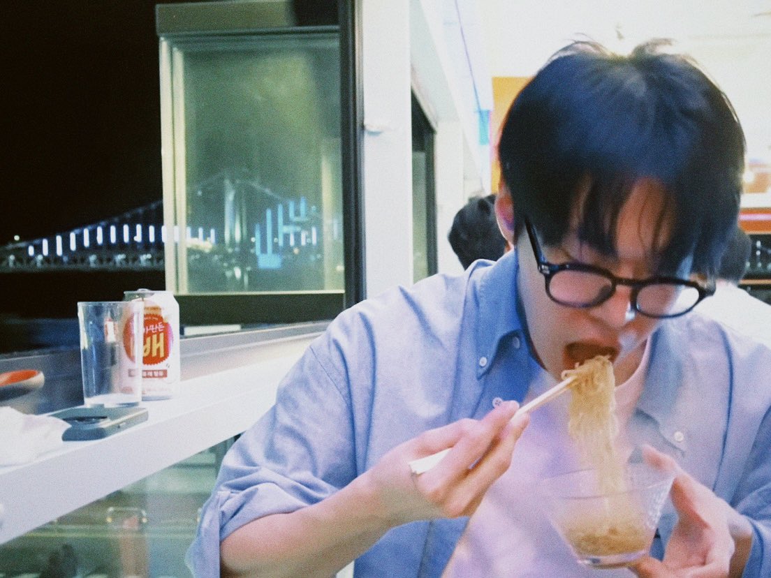 warrenderyan's tweet image. ramen date in osaka @davisgiordan 🩵