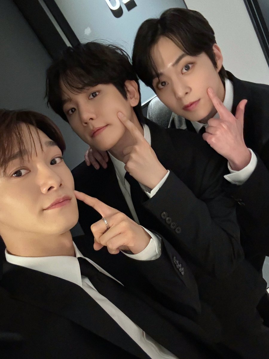 ns__candy's tweet photo. 𝟐𝟎𝟐𝟓 𝑪𝑩𝑿 
𝑱𝑨𝑷𝑨𝑵 𝑭𝑨𝑵𝑴𝑬𝑬𝑻𝑰𝑵𝑮 𝑮𝒆𝒕,𝑺𝒆𝒕,𝑮𝒐!

帰りに買ったよ🍋
ありがとうCBX
またね♡

#첸백시 #CBX 
#첸 #CHEN #백현 #BAEKHYUN #시우민 #XIUMIN https://t.co/7KT43Ai2Fp