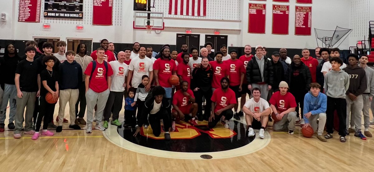 Red_devilhoops's tweet image. Another successful alumni event!!  Thanks to everyone who came out to support our program.