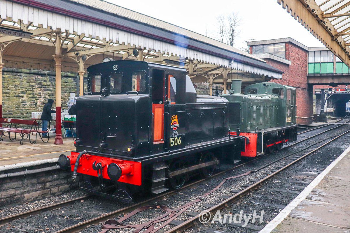 holtona72's tweet photo. #ShunterSunday A pair of vintage beauties on show at the @eastlancsrly #WinterDieselDay on Saturday. #Class01 11506 (D2956) & #Class03 D2062 (03062) passing through Bury Bolton Street prior to working a brief passenger turn, hauling the DMU set. #ELR 8/2/25 https://t.co/rneXDhE0rP