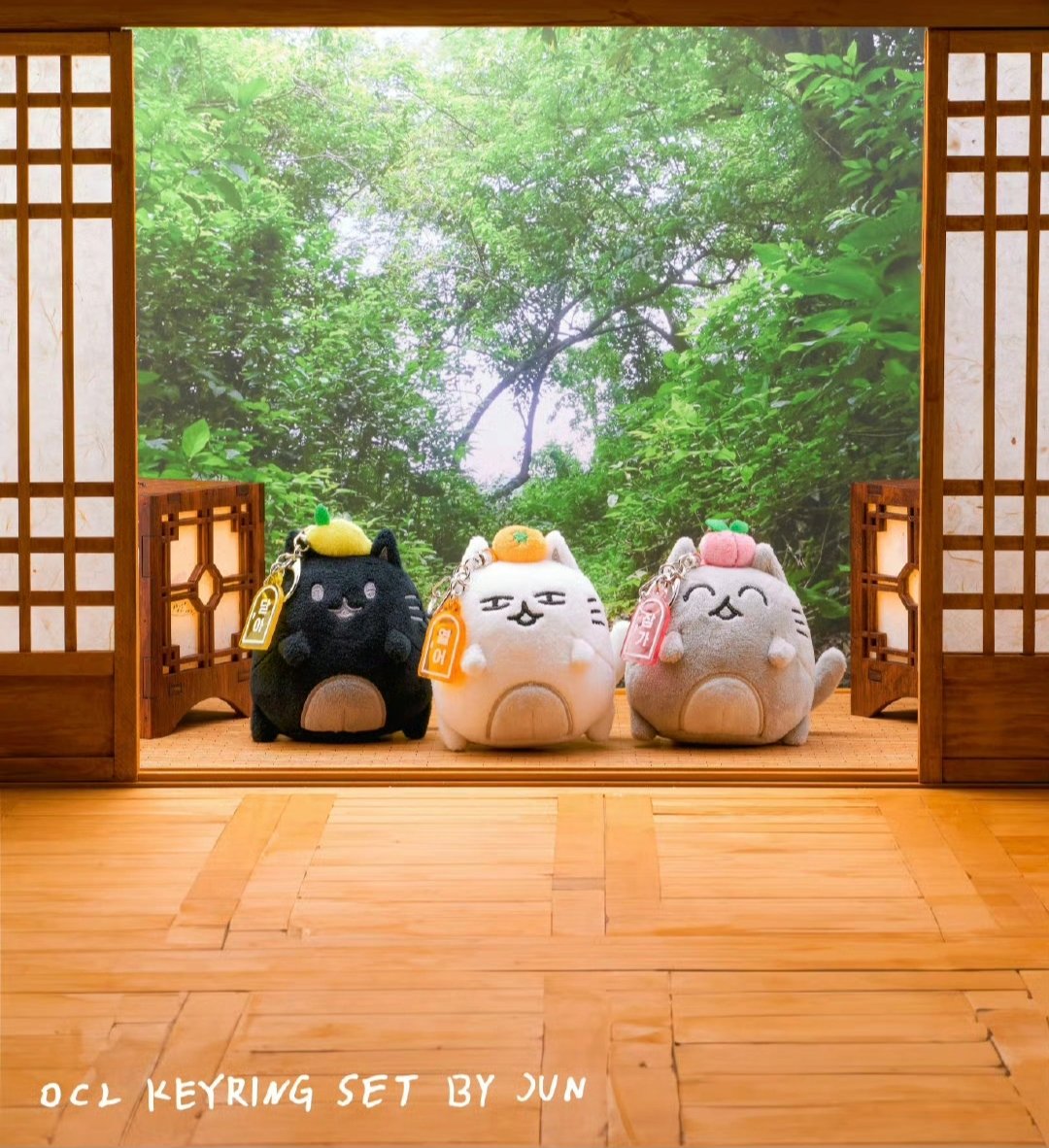 Many people may not know that Junhui created these little cuteness and called them fifi family. OCL are star members of this family. And Junhui wrote their biographies for OCL.