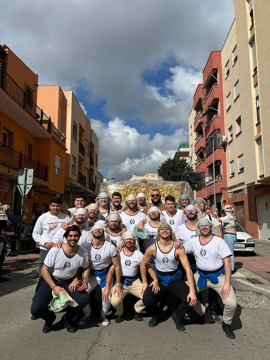 javiidiaazz's tweet photo. Donde todo empieza, el barrio y mi gente!💙 https://t.co/iuj5UUjsgs