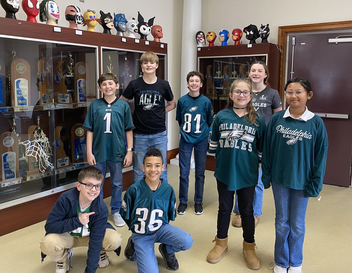 CaravelAcademy's tweet image. Our BUCS showed their love for the Eagles on Friday! Everyone is ready for the big game. Thanks to The Yay Company for the delicious cookies. Go Birds! 🦅 💚🦅 @Eagles #caravelacademy #caravelfamily #LearningWithPurpose #PhiladelphiaEagles