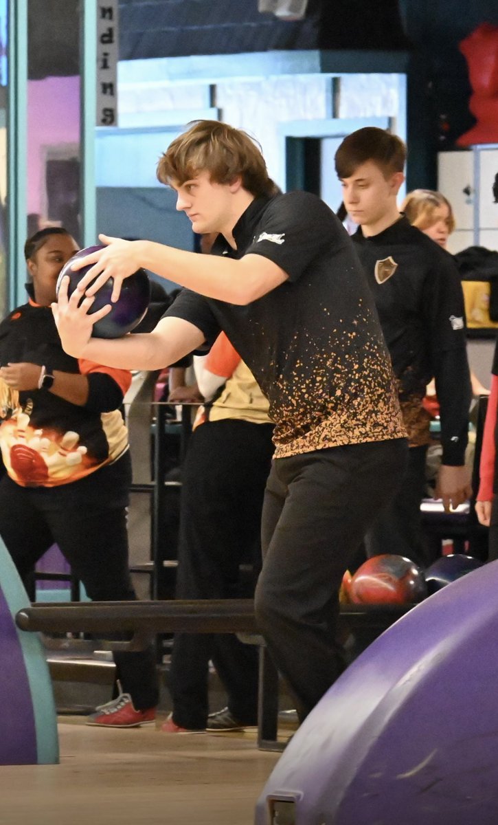 Congratulations to senior Chance Strausbaugh for making the All-Tournament Team at the COHSB Conference Championship by bowling an impressive 2 game series of 430 (267, 163)! Great bowling Chance!