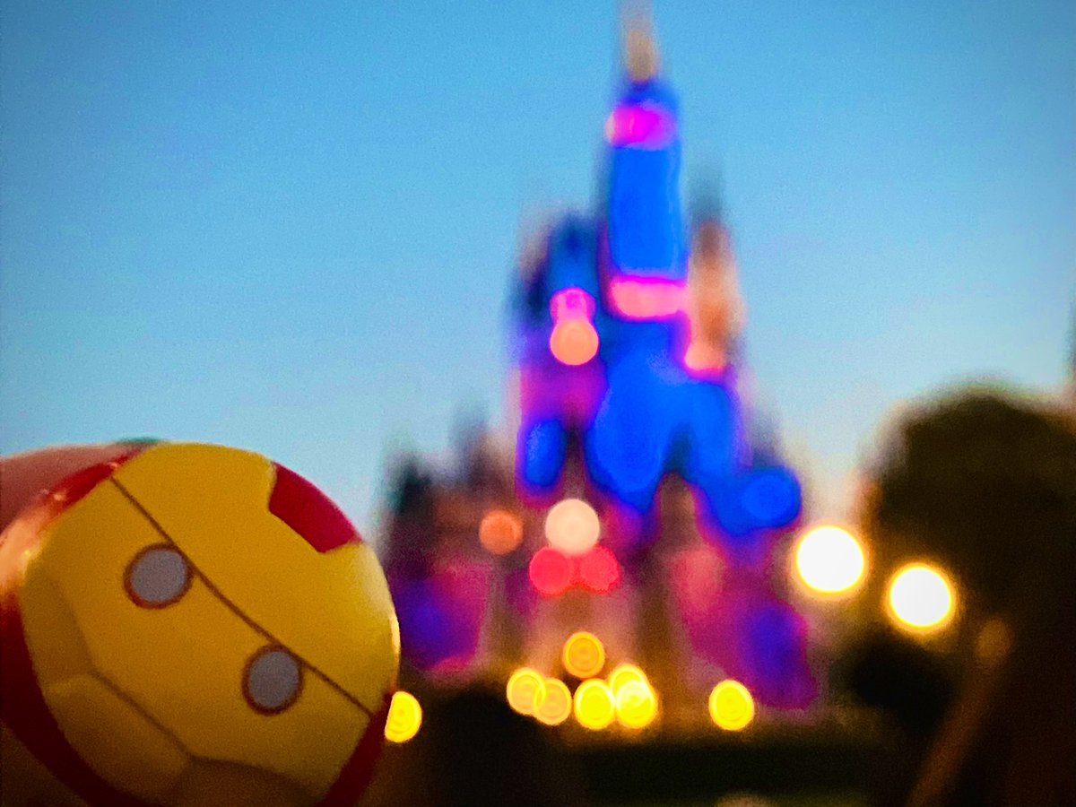 ponpexox's tweet photo. marvelをTDLの中で楽しめる日がくるなんて思ってなかったね... https://t.co/tNOT8RYIw6