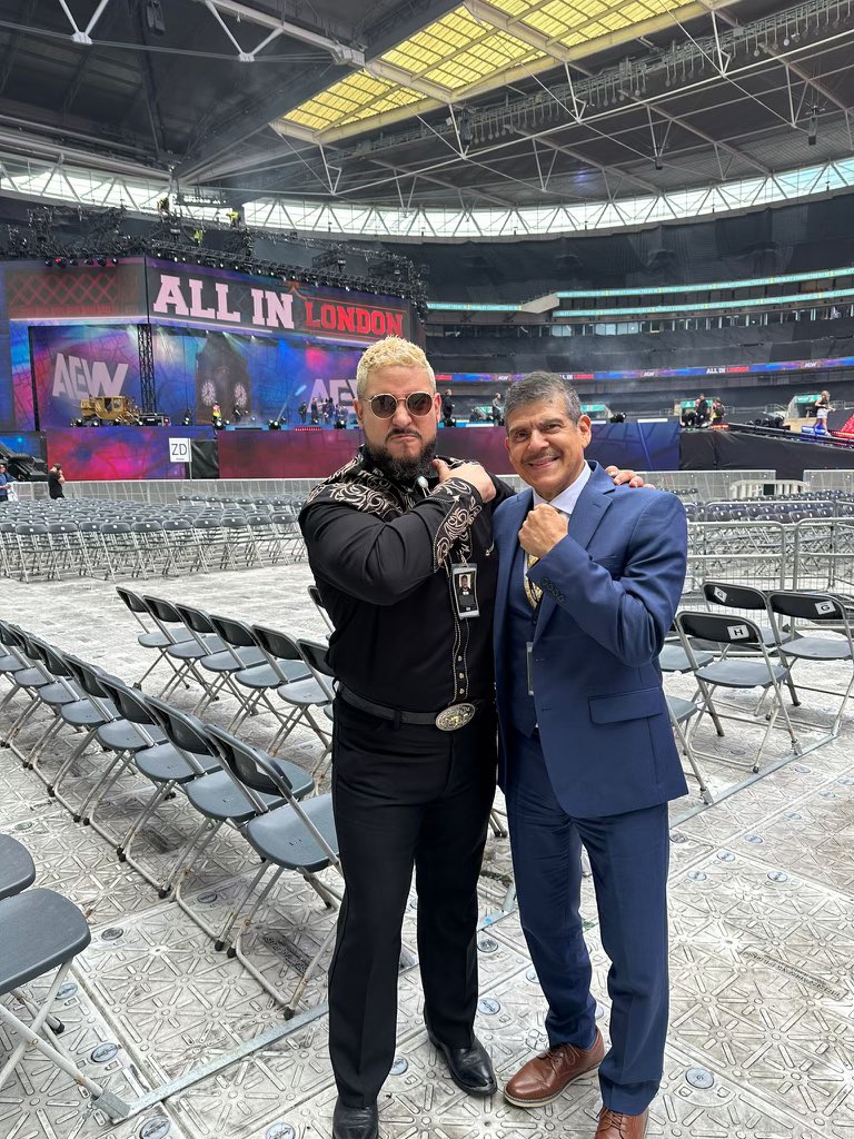 Edson Baeza ✖️ (@edsonbaeza) on Twitter photo No voy a decir que hay un nuevo equipo de Español en All Elite Wrestling...(no lo voy a decir) 🤫 #AEWenEspañol
<a href="/lavozcabrera/">Carlos Cabrera</a>
<a href="/alvaro_aew/">Alvaro Riojas</a> No voy a decir que hay un nuevo equipo de Español en All Elite Wrestling...(no lo voy a decir) 🤫 #AEWenEspañol
<a href="/lavozcabrera/">Carlos Cabrera</a>
<a href="/alvaro_aew/">Alvaro Riojas</a>