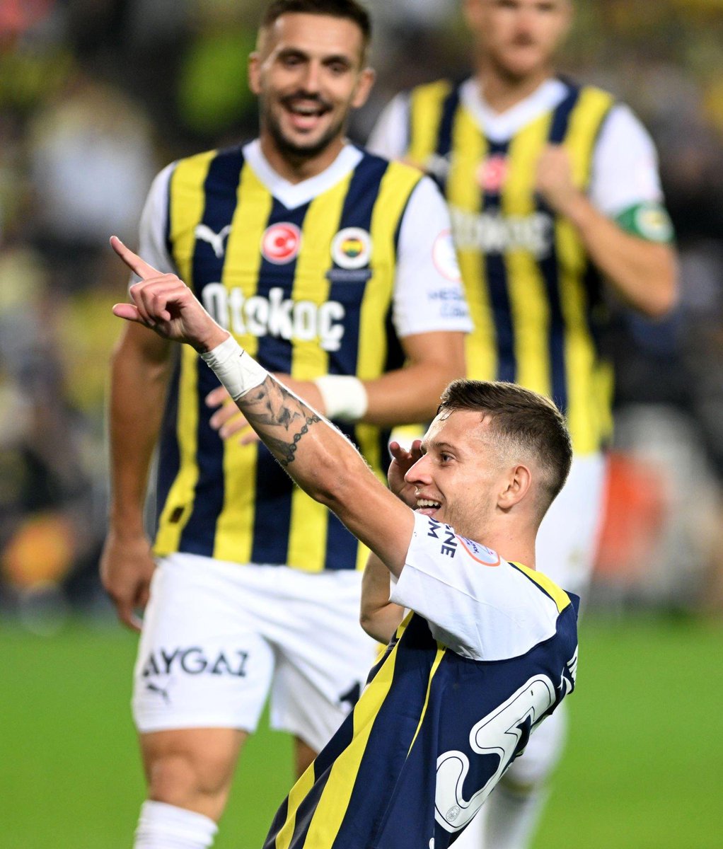 bosunatiklama's tweet photo. Szymanski, Fenerbahçe lig tarihinin 4 bininci golünü attı. https://t.co/CvF5yA7gJi