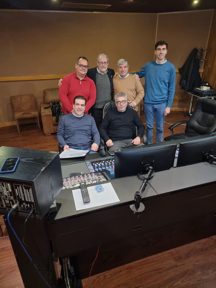 📀 Durante la jornada de grabación se han acercado históricas caras de nuestra música procesional. 

🤎 El corazón del 𝗖𝗔𝗥𝗠𝗘𝗡 #DeSalteras late gracias a su gente.