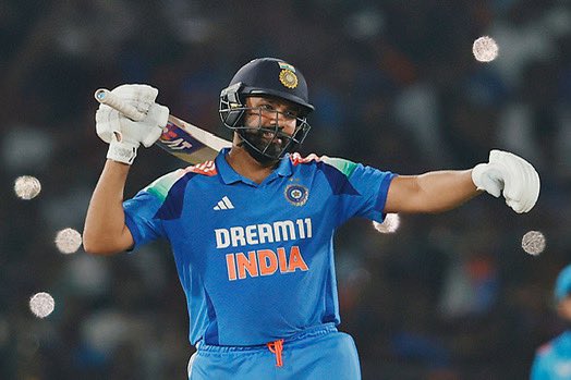 rushiii_12's tweet photo. India apologise to Rohit Sharma for doubting his class.🙏 #INDvsENG https://t.co/lreuEllnco