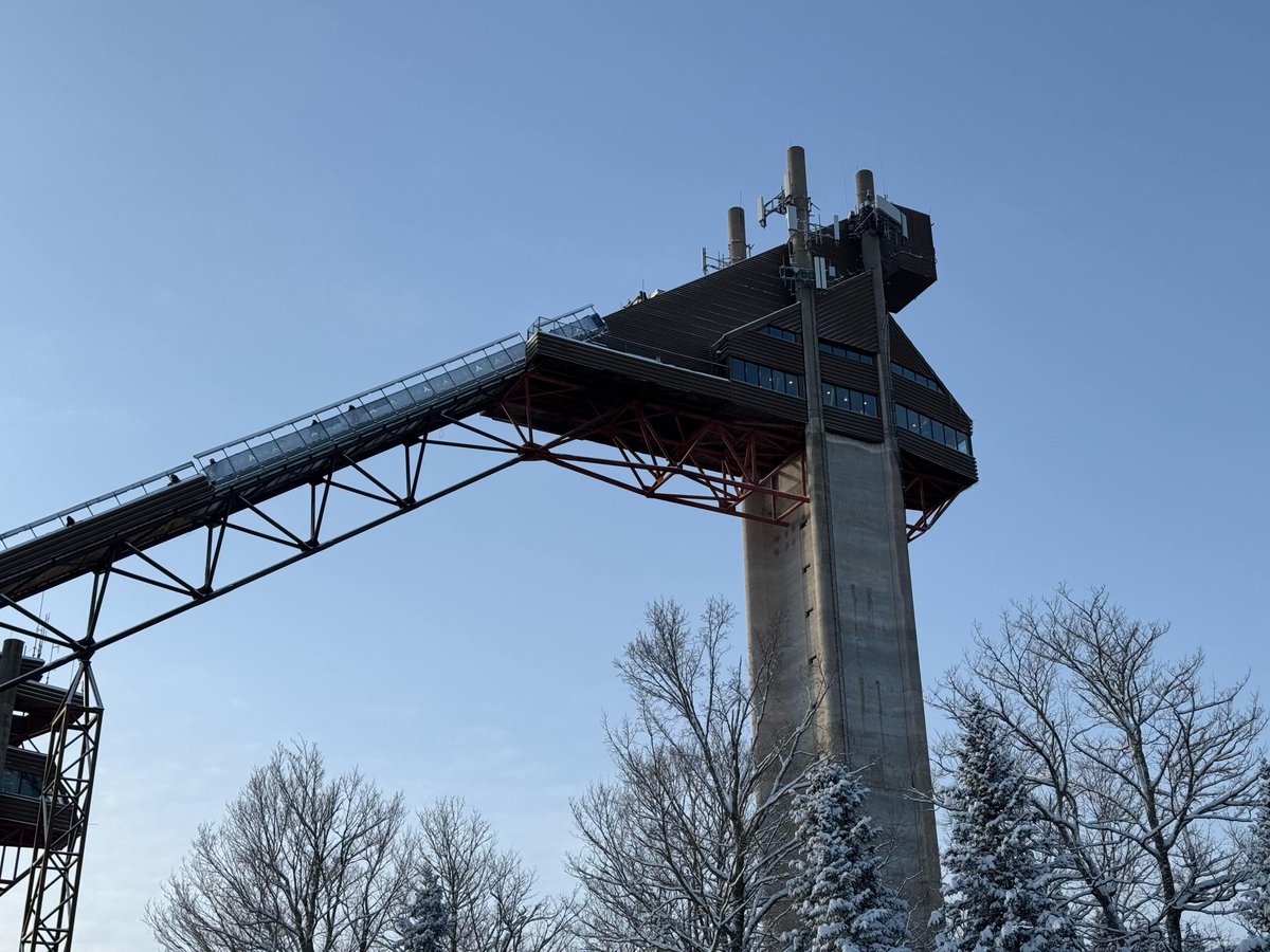 Skijumpingpl's tweet image. Zaczynamy kwalifikacje w #LakePlacid!

Transmisja: Eurosport 1, Max

Wyniki na żywo możecie śledzić na:

&amp;gt;&amp;gt;&amp;gt; live.skijumping.pl &amp;lt;&amp;lt;&amp;lt;

&amp;gt;&amp;gt;&amp;gt; skijumping.pl/live-berkutsch… &amp;lt;&amp;lt;&amp;lt;

#skijumpingfamily