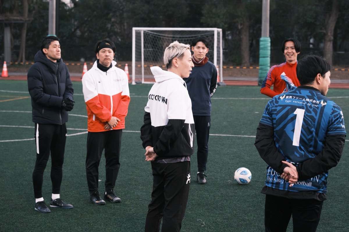 footcrownunited's tweet photo. 大阪に続き、東京も初練習を国立競技場横の東京体育館国立フットサルコートで行いました。
来週、いよいよ大阪が開幕。また翌週には東京も開幕いたします。それぞれ優勝を目指します。改めて応援よろしくお願いいたします!
#FOOTCROWN #FOOTCROWNUNITED #FCUO #FCUT https://t.co/QTVoAgyxmg