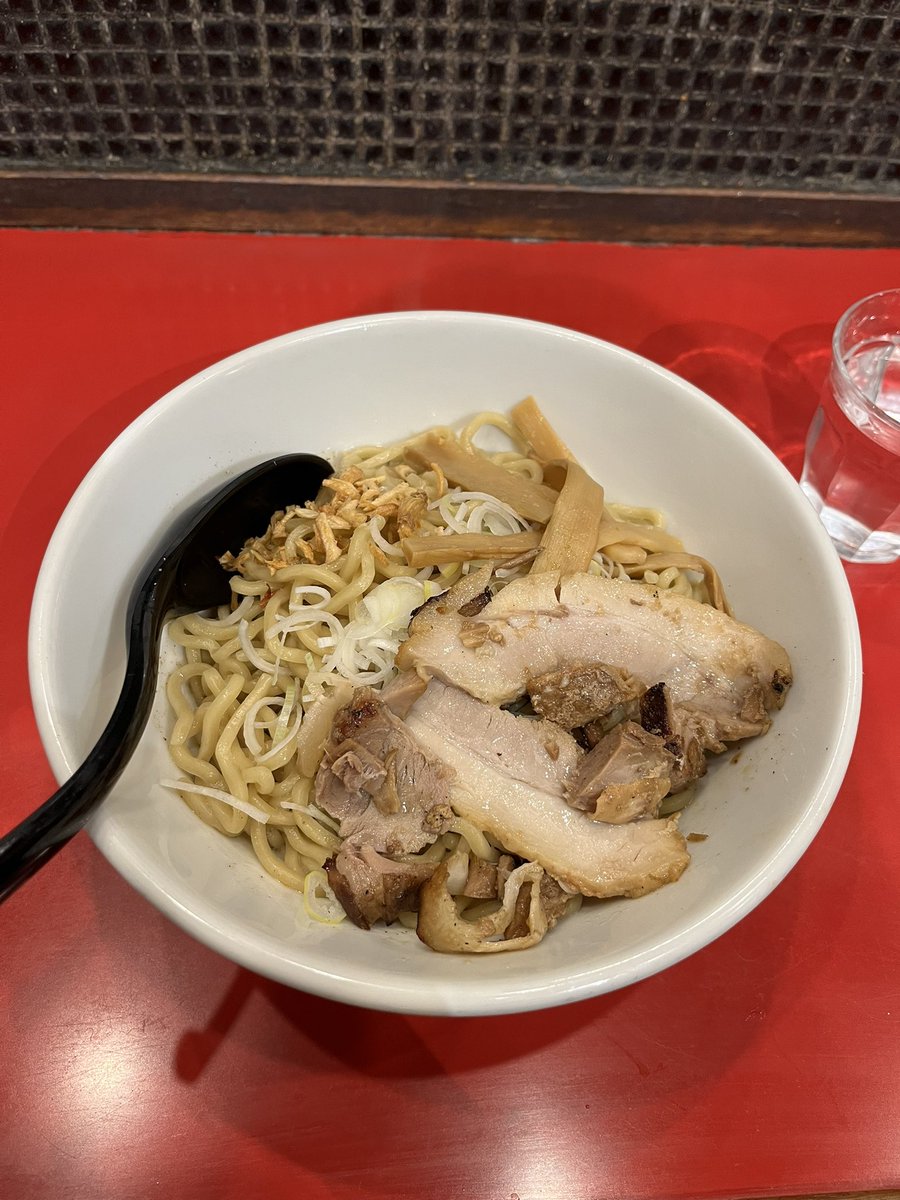 ついにSoar無期限活動休止前ライブ「青いスイートピー」まであと一週間、、、！
一曲一曲噛み締めて演奏します、よろしくお願いします🥲

写真は全然関係ないけどこないだ久々に食べた七(美味しすぎた)