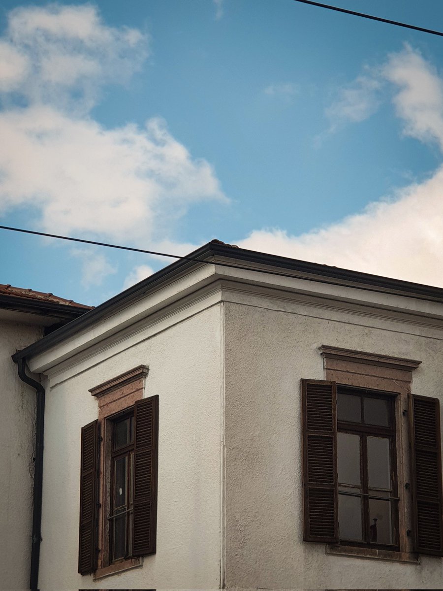 afewmiracles's tweet image. #oldwindows