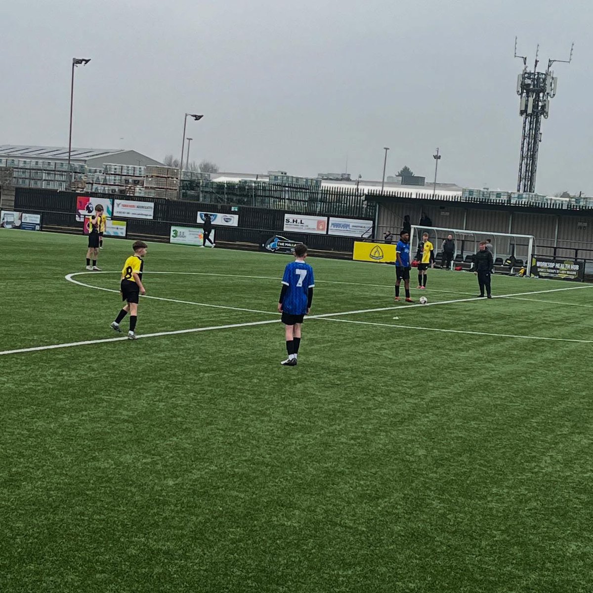 BrettBrookes's tweet image. Proud of Elmo today. Decided to move teams mid season and in his second game for Tinsley he was back at Worksop who he’s just left 🤦🏼‍♂️ Decent performance without being amazing but got an assist for the 3rd in a 3-1 win! 🔵⚫️ #EB7