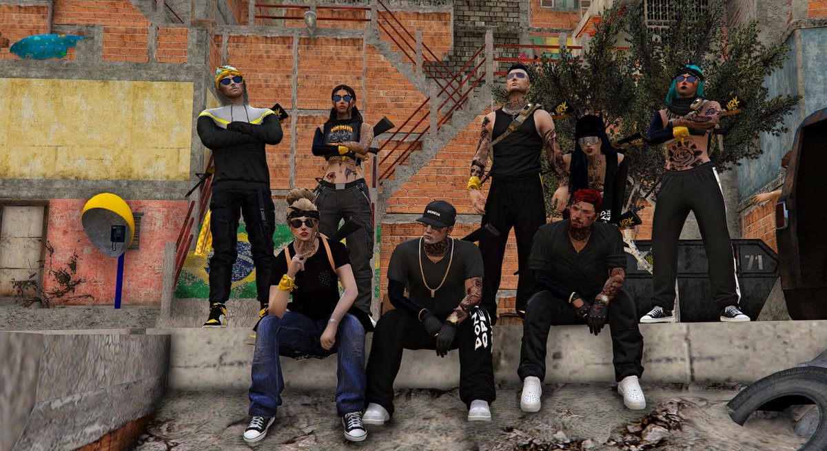 Tá aí os novos moradores da favela 🚂💛🖤