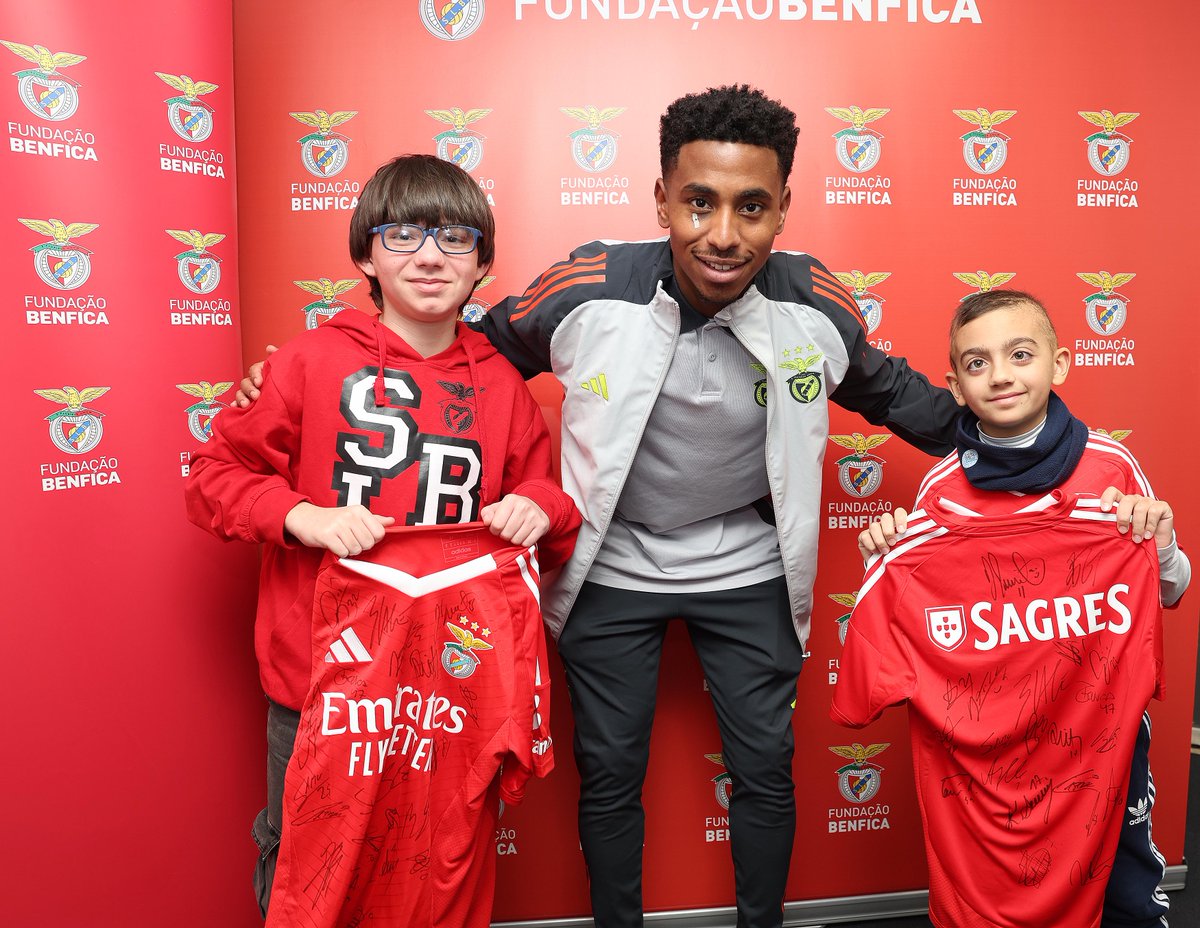 SLBenfica's tweet photo. ✨ Um dia 𝒎𝒂́𝒈𝒊𝒄𝒐 para o Edoardo e o Gabriel. 🥰

#FundaçãoBenfica https://t.co/IIg5mSovwV