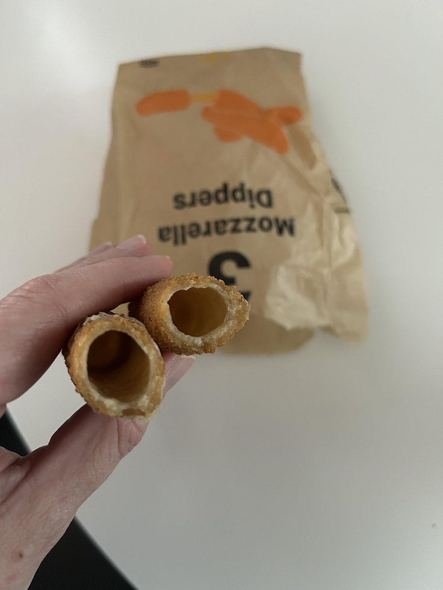 BeakyTweeter's tweet photo. @McDonaldsUK Dudes!!! What happened to your mozzarella dippers?!? Two of mine are empty 😭😭😭 #mcdonaldsuk #dudewheresmycheese #oneoutofthreeisbad #QCfailure #gutted #hungry https://t.co/jnhkR99DOH
