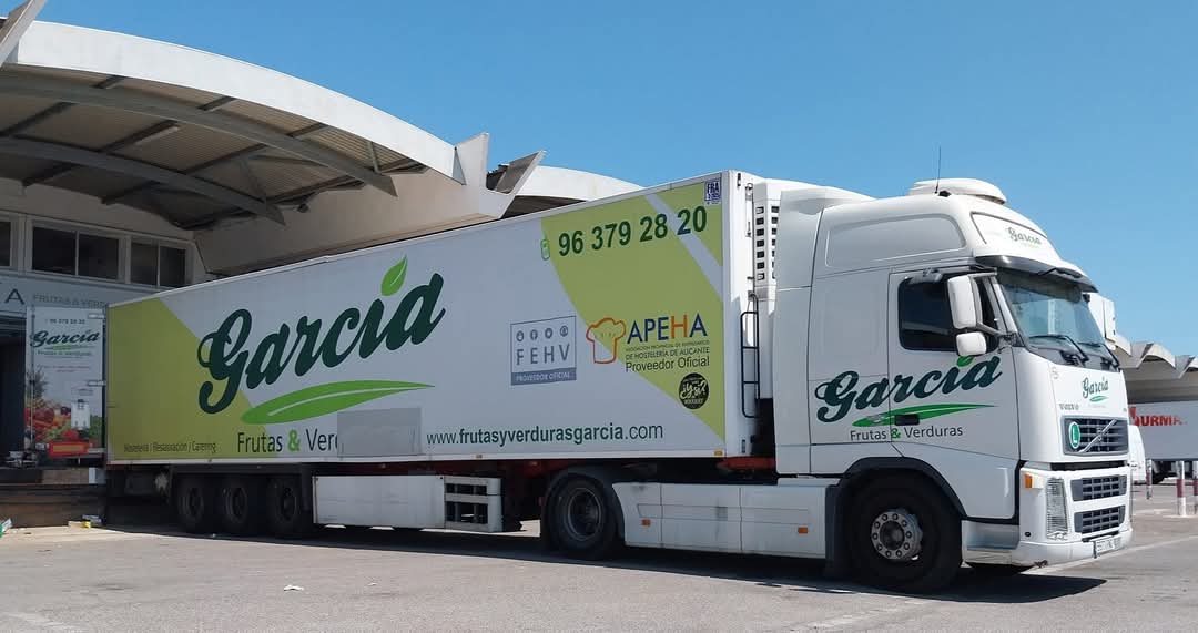 Nuestro lunes comienza hoy con la recepcion en Mercovasa del producto mas fresco y la venta de pasillo🍋🍊🥝🍉🍏

👉 Recepcion
👉 Frio
👉 Piking
👉 Distribucion
👉 Venta

#frutasyverdurasgarcia 
#garciadistribucion
#garciBo