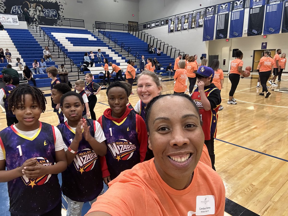 HodgeMRES's tweet photo. “All in for kids!” Thank you Newton Education Foundation for hosting such a fun event for our community! The Harlem Wizards came to town and put on a show! https://t.co/YmIIgEprOx